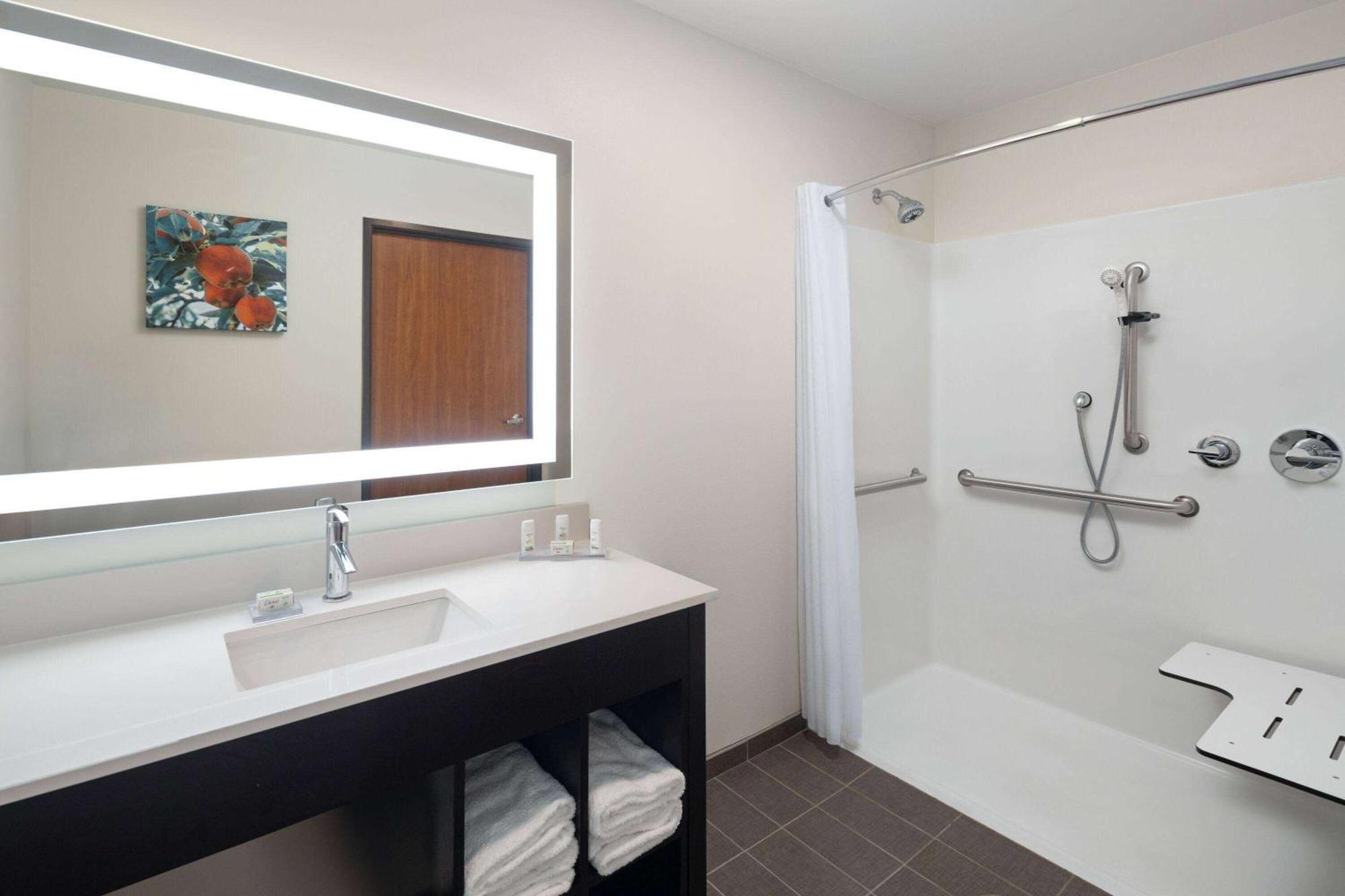 La Quinta Inn & Suites By Wyndham เวนัตชี ภายนอก รูปภาพ