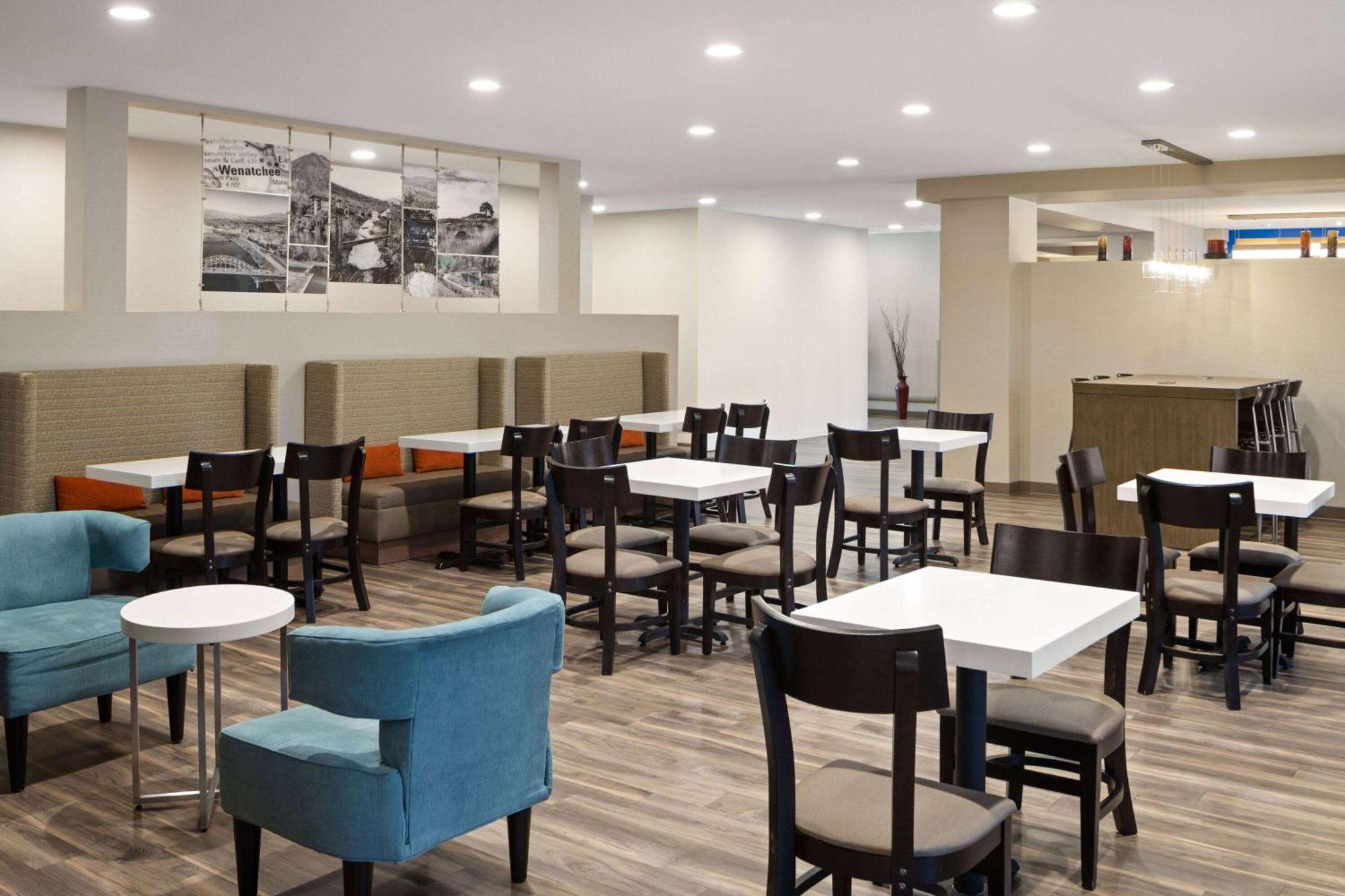 La Quinta Inn & Suites By Wyndham เวนัตชี ภายนอก รูปภาพ