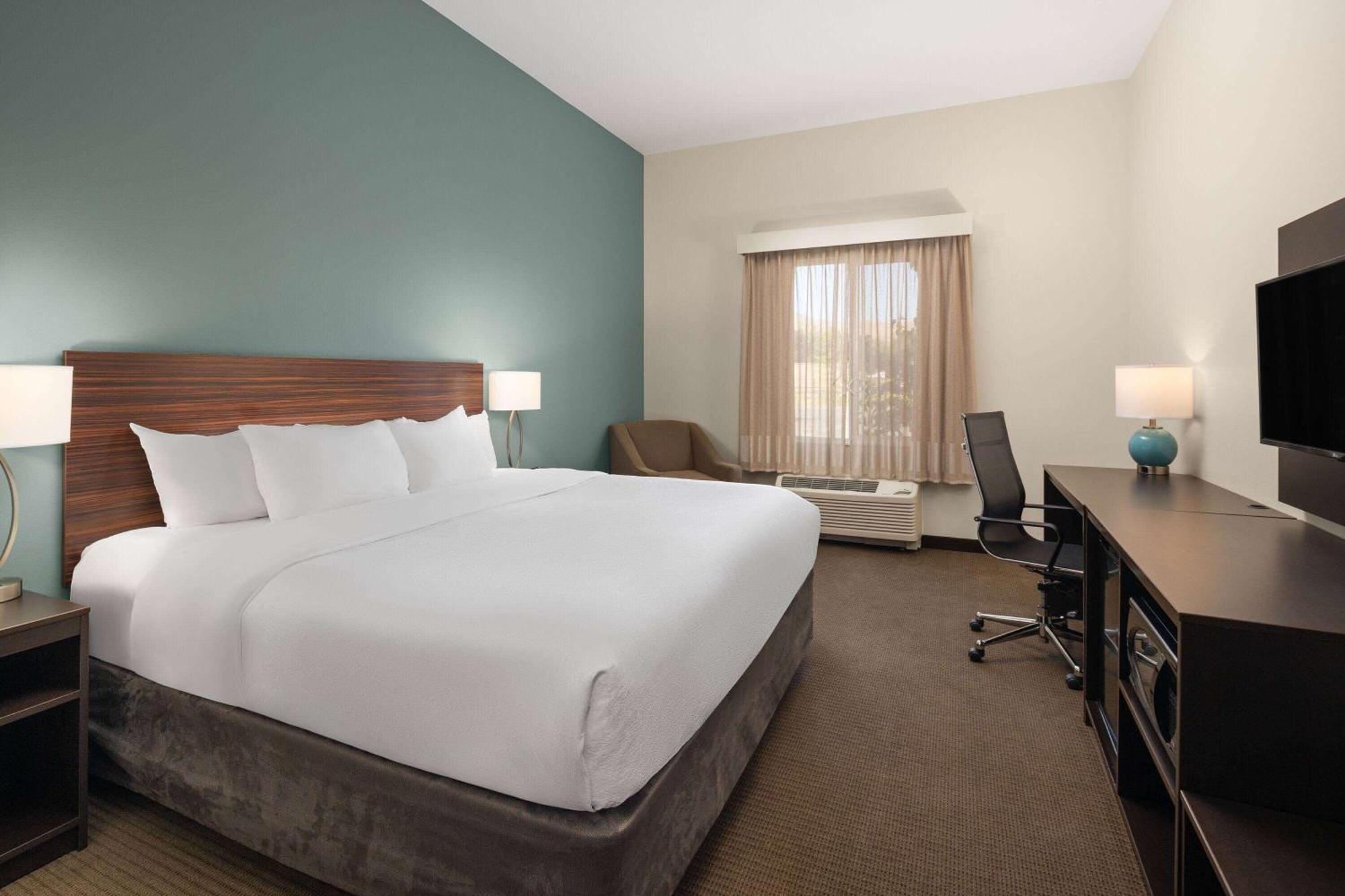 La Quinta Inn & Suites By Wyndham เวนัตชี ภายนอก รูปภาพ