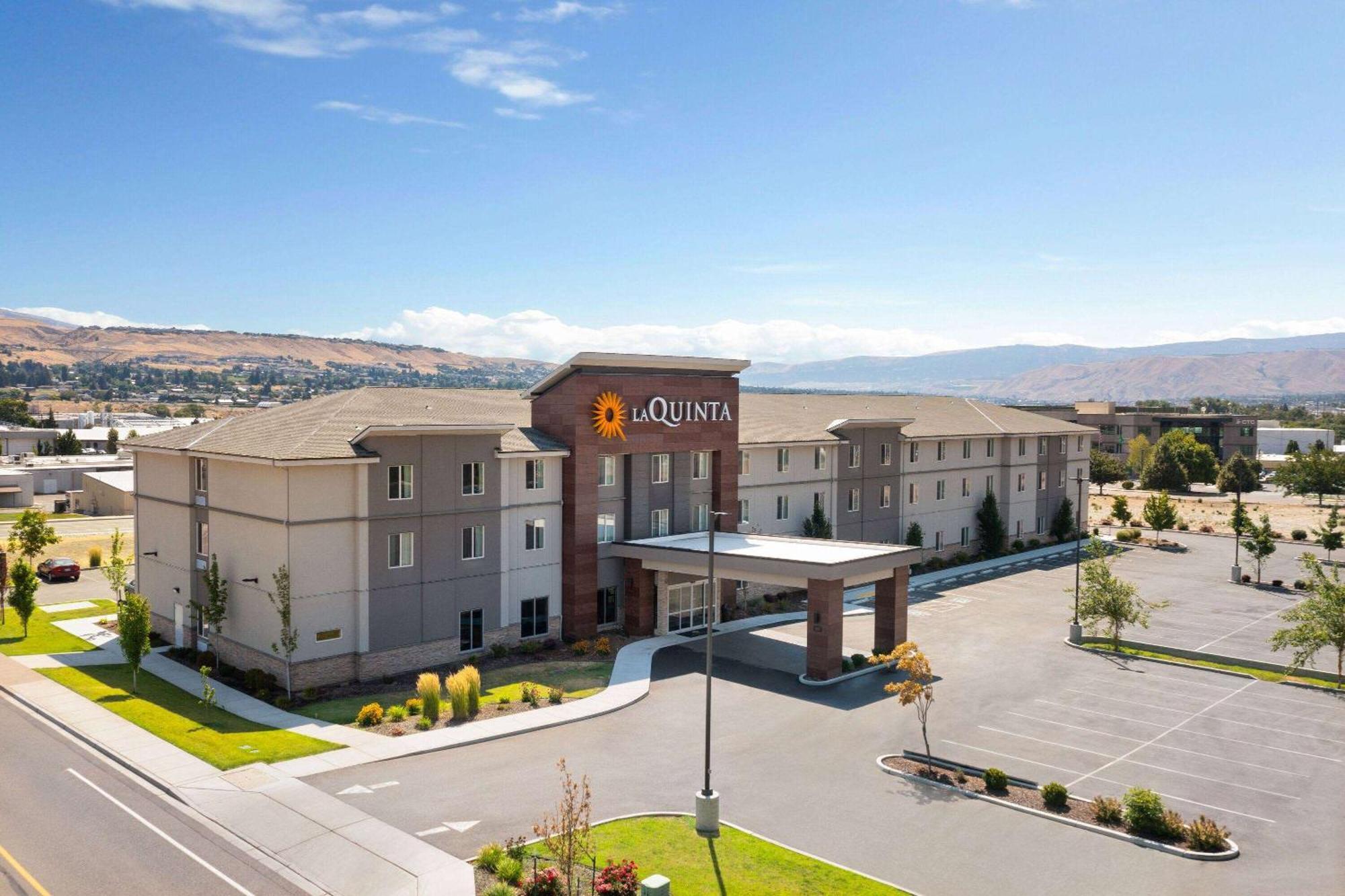 La Quinta Inn & Suites By Wyndham เวนัตชี ภายนอก รูปภาพ